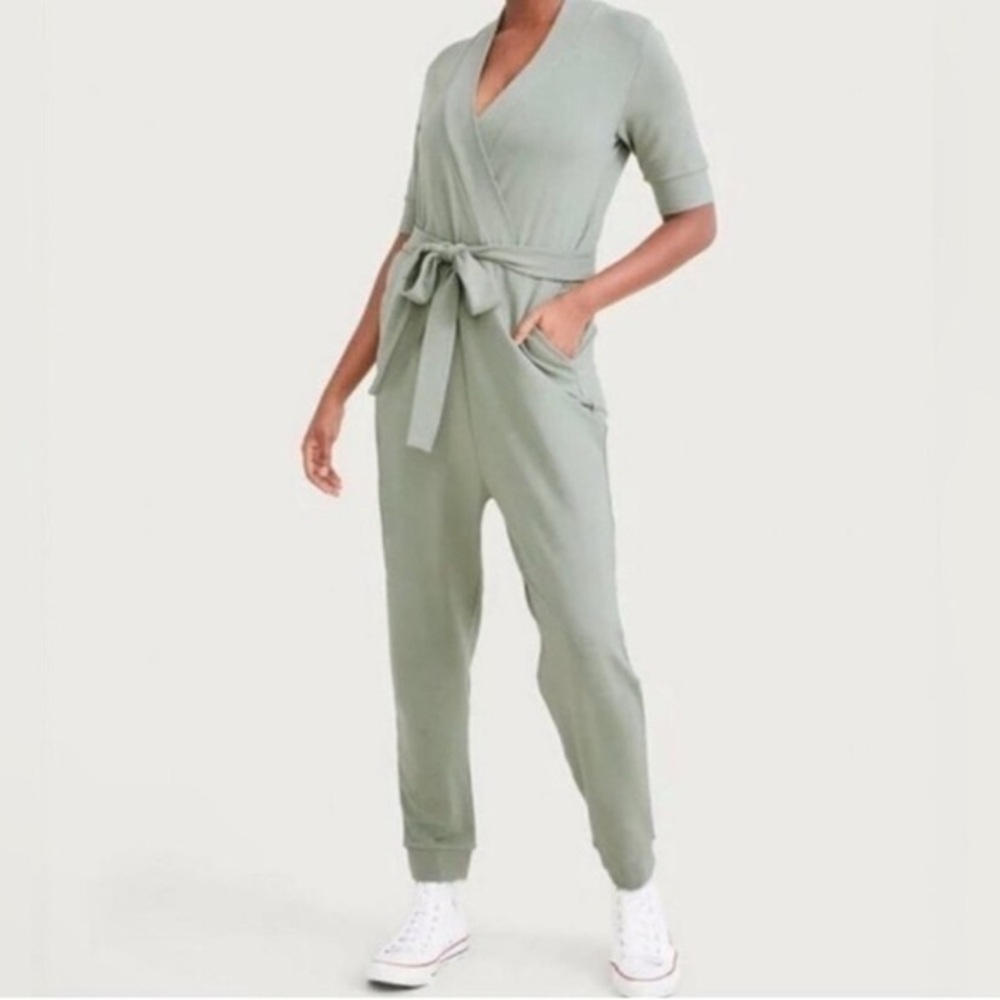 Hatch maternity green nurse to errands jumpsuit 3 large